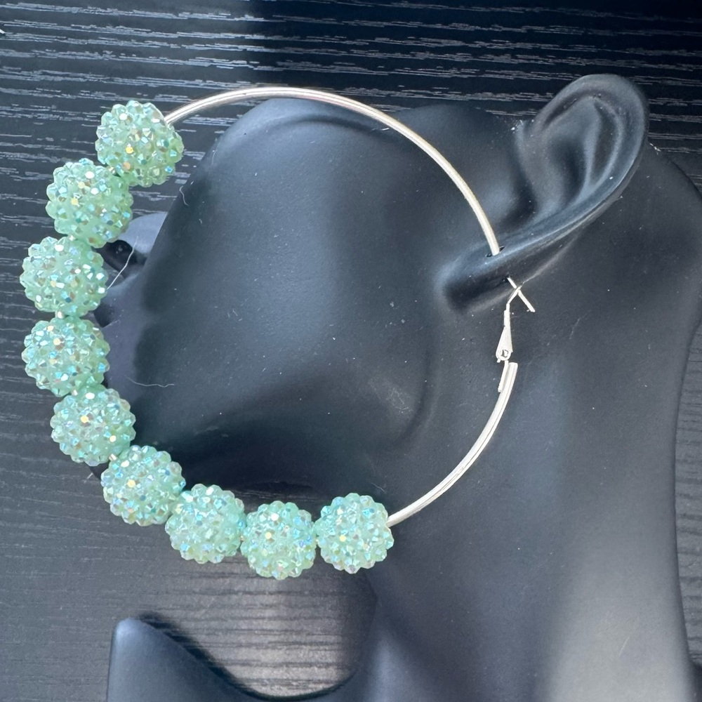 Elegant Silver and Green Beaded Hoop Earrings. 0514